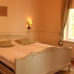 Hotel Kartanohotelli Karhulan Hovi 3*