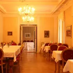 Kartanohotelli Karhulan Hovi