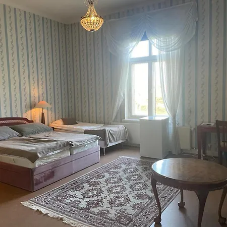 Kartanohotelli Karhulan Hovi 3*