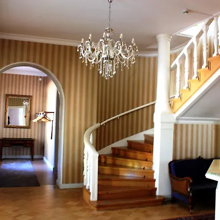 Kartanohotelli Karhulan Hovi Kotka