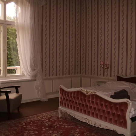 Kartanohotelli Karhulan Hovi Hotell