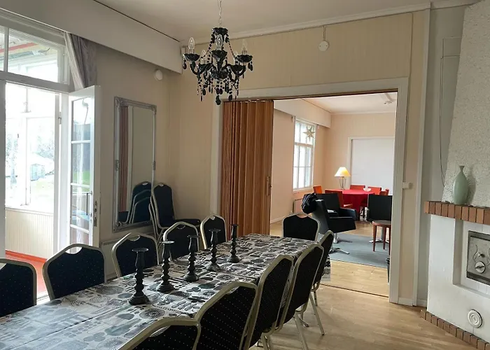 Kartanohotelli Karhulan Hovi Hotell 3*