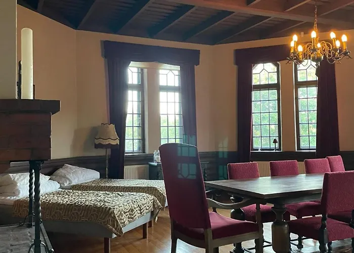 Kartanohotelli Karhulan Hovi Hotell 3*