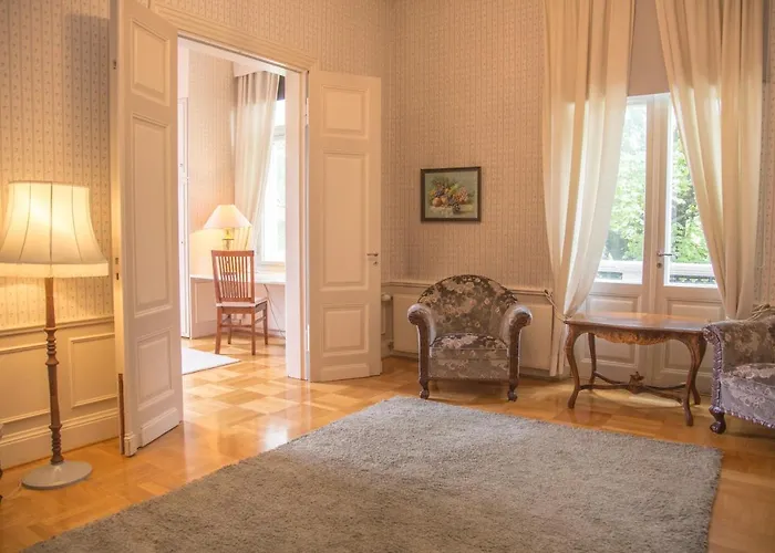 Hotell Kartanohotelli Karhulan Hovi